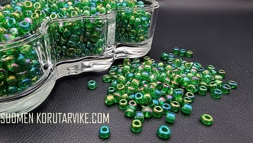 Seed beads 4mm grön AB 25g ca 320st